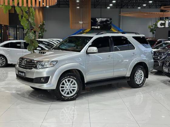 TOYOTA HILUX SW4 3.0 SRV 4X4 16V TURBO INTERCOOLER DIESEL 4P AUTOMÁTICO